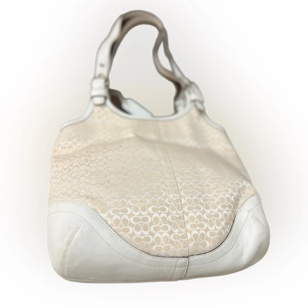 Coach Vintage Soho Sm Signature Logo & Leather 7025